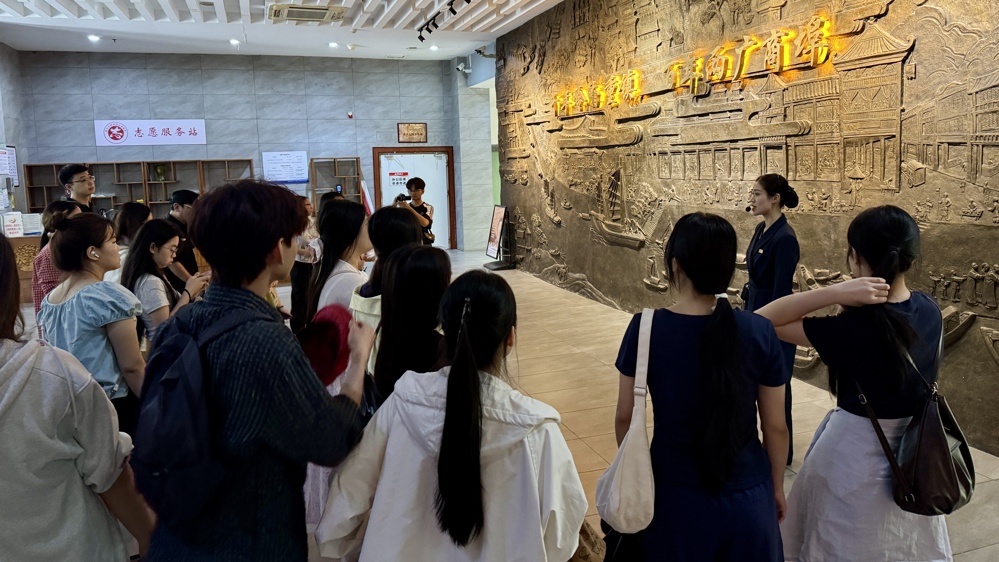 参观梧州历史博物馆 参观梧州历史博物馆
