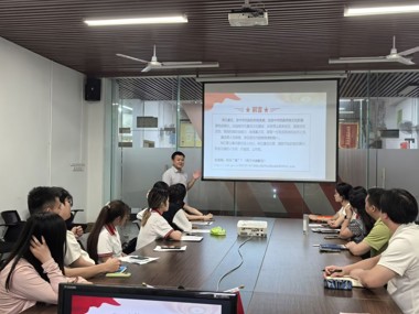 清风扬帆启新程 廉洁铸魂育新人——艺术学院为2026届毕业生党员讲授离校前“最后一堂党课”