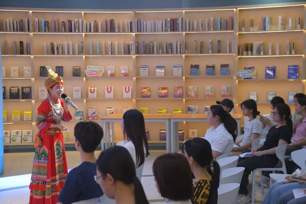非遗传承人刘日红演唱山歌 非遗传承人刘日红演唱山歌