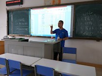 艺术学院2018级广告设计与制作专业开展新生专业入门教育活动
