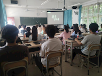 增强禁毒意识，筑牢拒毒防线 ——艺术学院组织学生观看《我是护旗手》