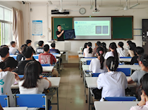 艺术学院开展苗族蜡染、扎染新生入学教育